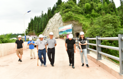雨城区人大常委会执法检查组调研检查九龙水库工程建设和环境保护情况